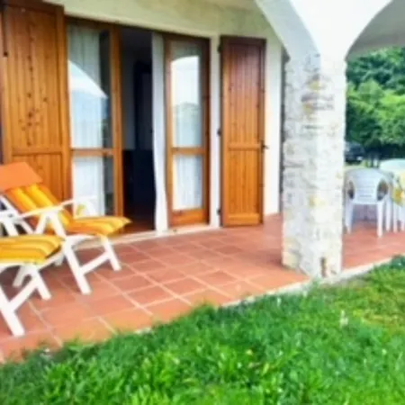 Schoene Mit Herrlichem Blick Zum Gardasee טיניאלה